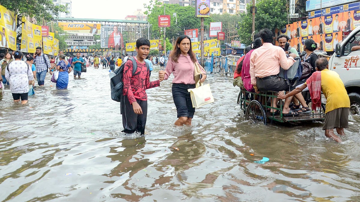 KMC makes preparations to prevent waterlogging in Kolkata during Durga Puja