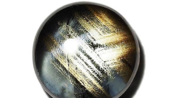 Gold-sheen sapphire