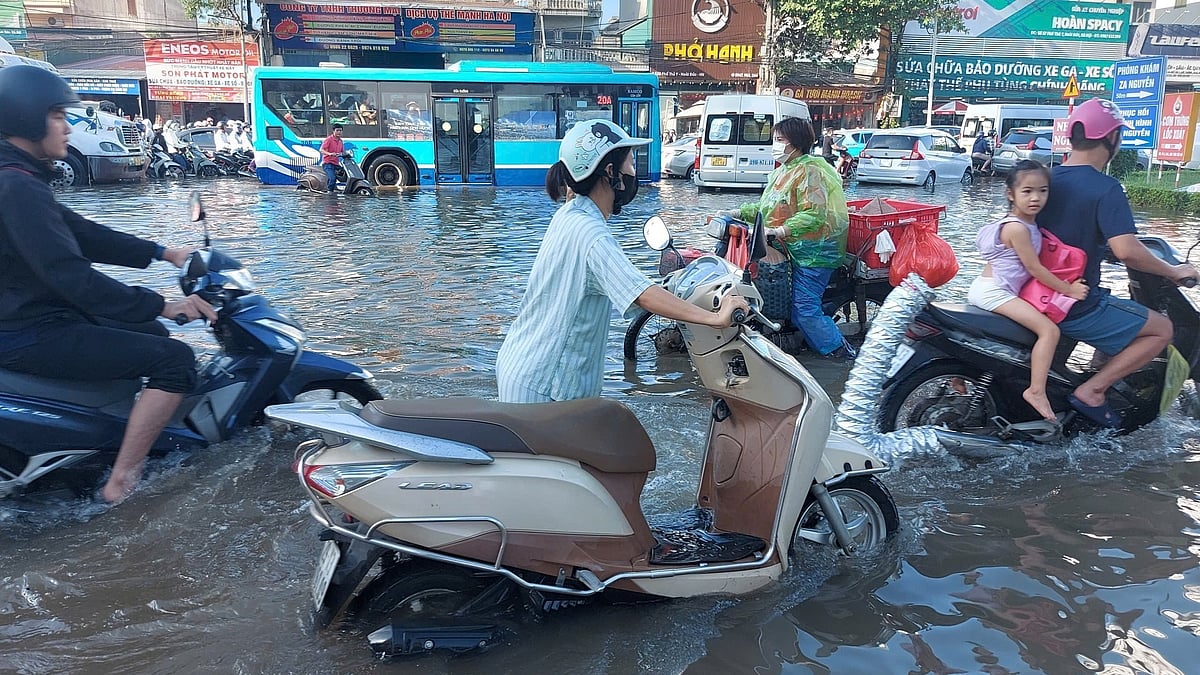 Typhoon Bualoi leaves 34 dead, 20 missing in Vietnam
