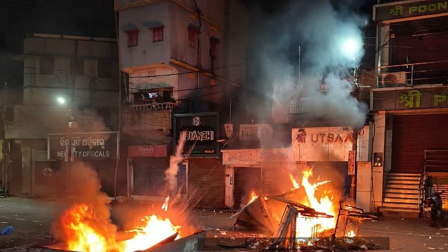 Cuttack’s festive mood still grim amid curfew, bandh, internet shutdown