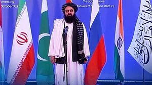 Pak ‘launches’ airstrikes on Kabul as Afghan foreign minister visits India