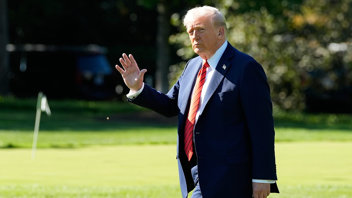 Trump dons peacemaker cloak