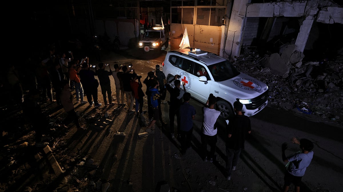 The handover of hostages from Gaza through the Red Cross 