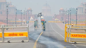 Delhi chokes under post-Diwali smog as air quality dips to ‘very poor’