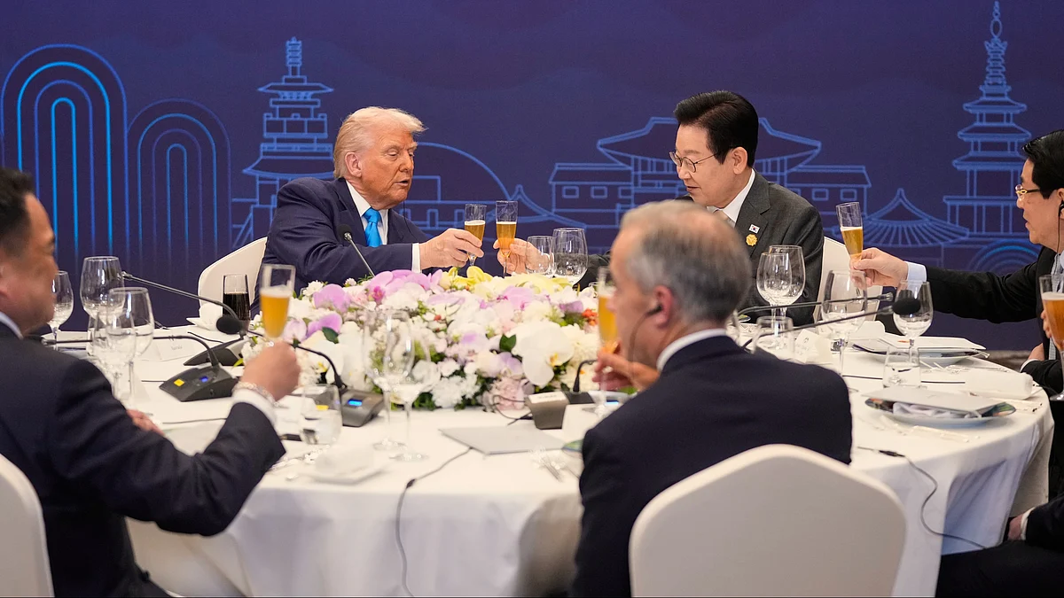 Trump toasts with state leaders including South Korean President Lee Jae Myung