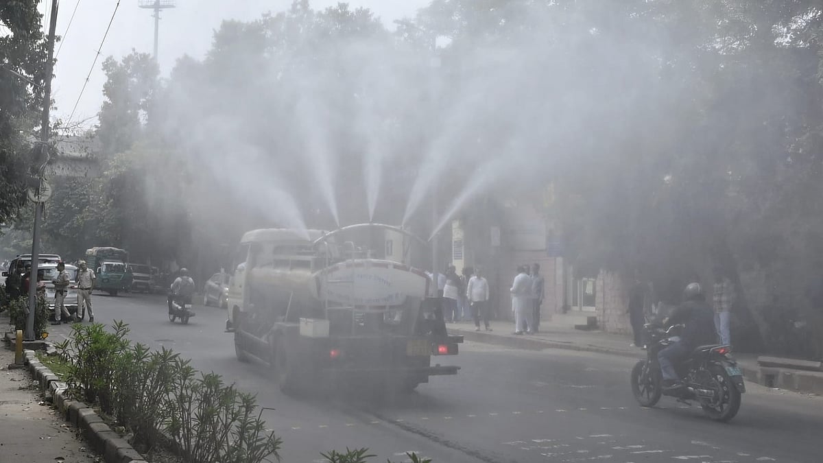 Smog shrouds Delhi in a grey haze.