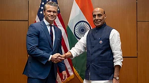 India, US sign 10-year defence pact to boost strategic ties