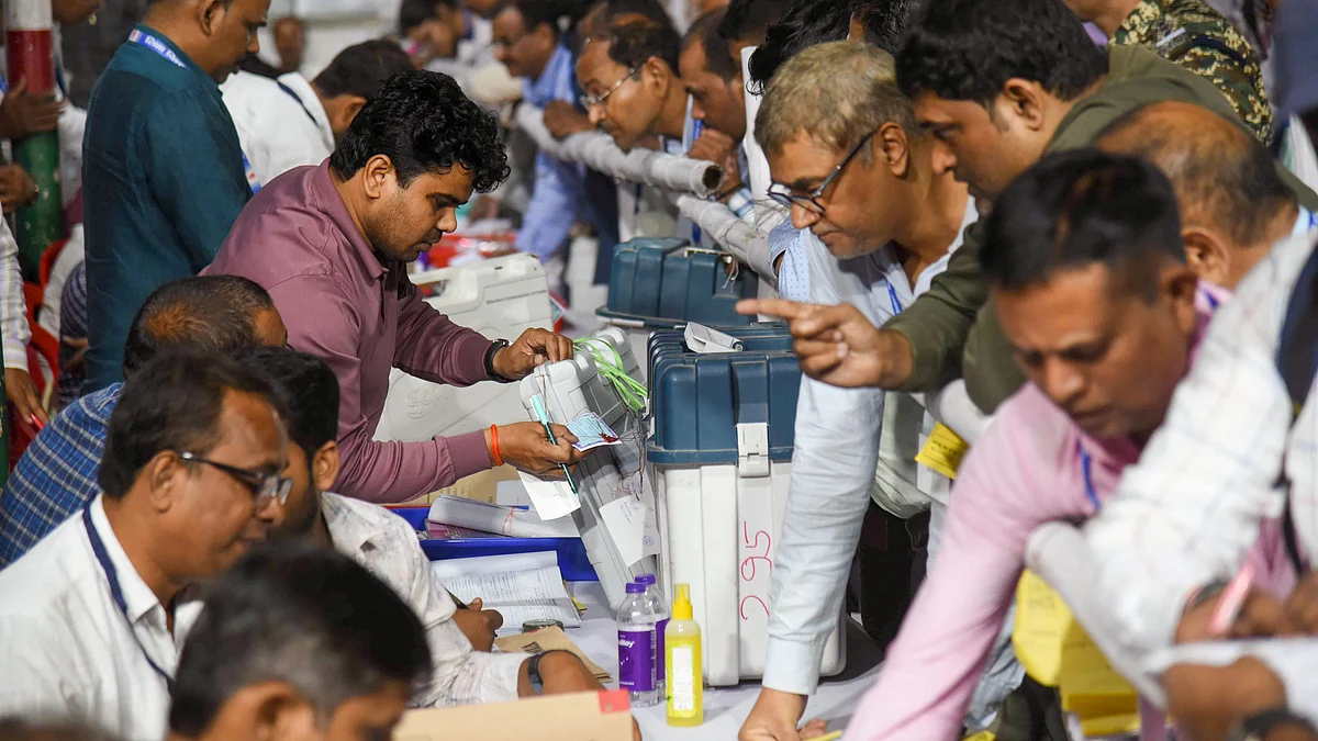 Polling officials submit EVMs and VVPATs after Phase 1 voting in Patna.