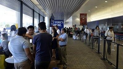 Over 700 flights cancelled in US as government shutdown drags on
