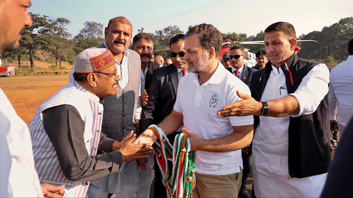 Rahul Gandhi being received upon his arrival in Pachmarhi, Madhya Pradesh.