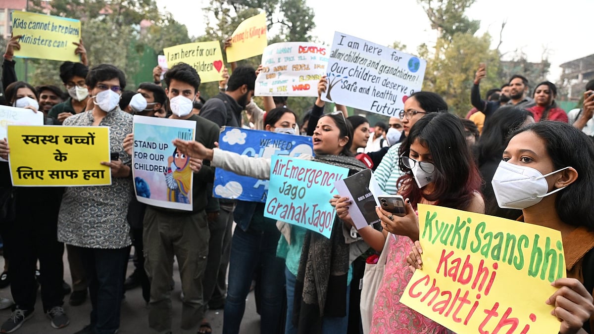 Delhi Police file FIR after air pollution protest at India Gate