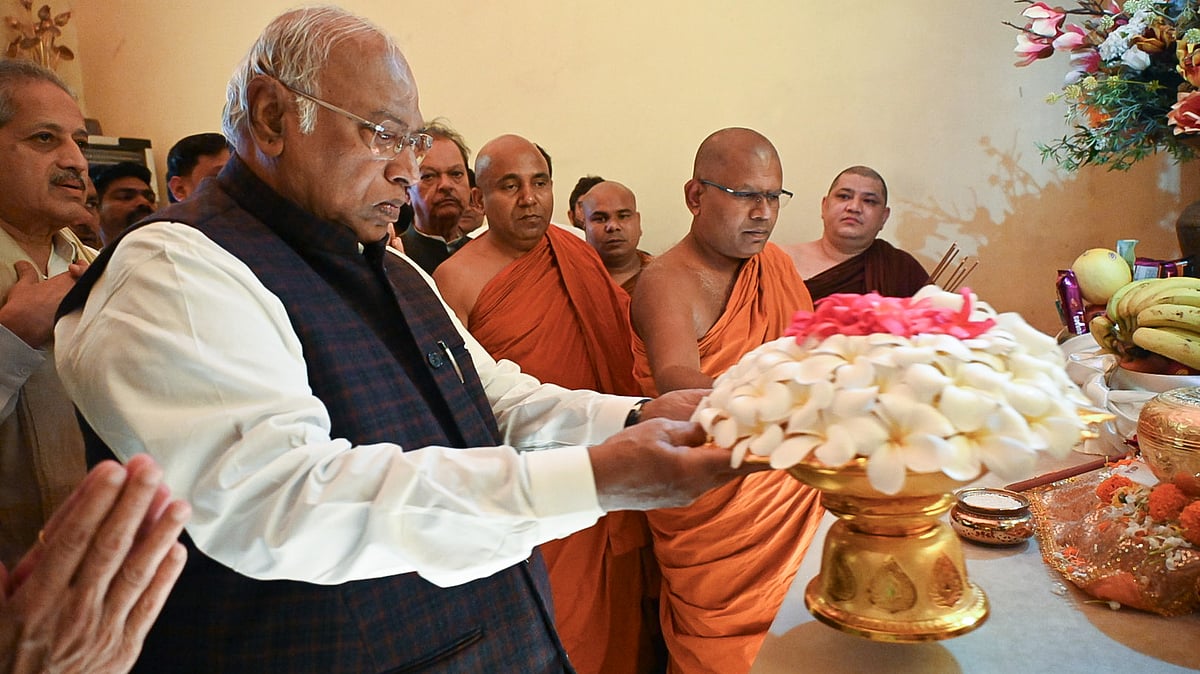 Mahagathbandhan will free Bihar from 20 years of a helpless system: Kharge