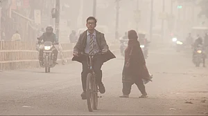 SC judge urges lawyers to hold virtual hearings amid hazardous Delhi AQI
