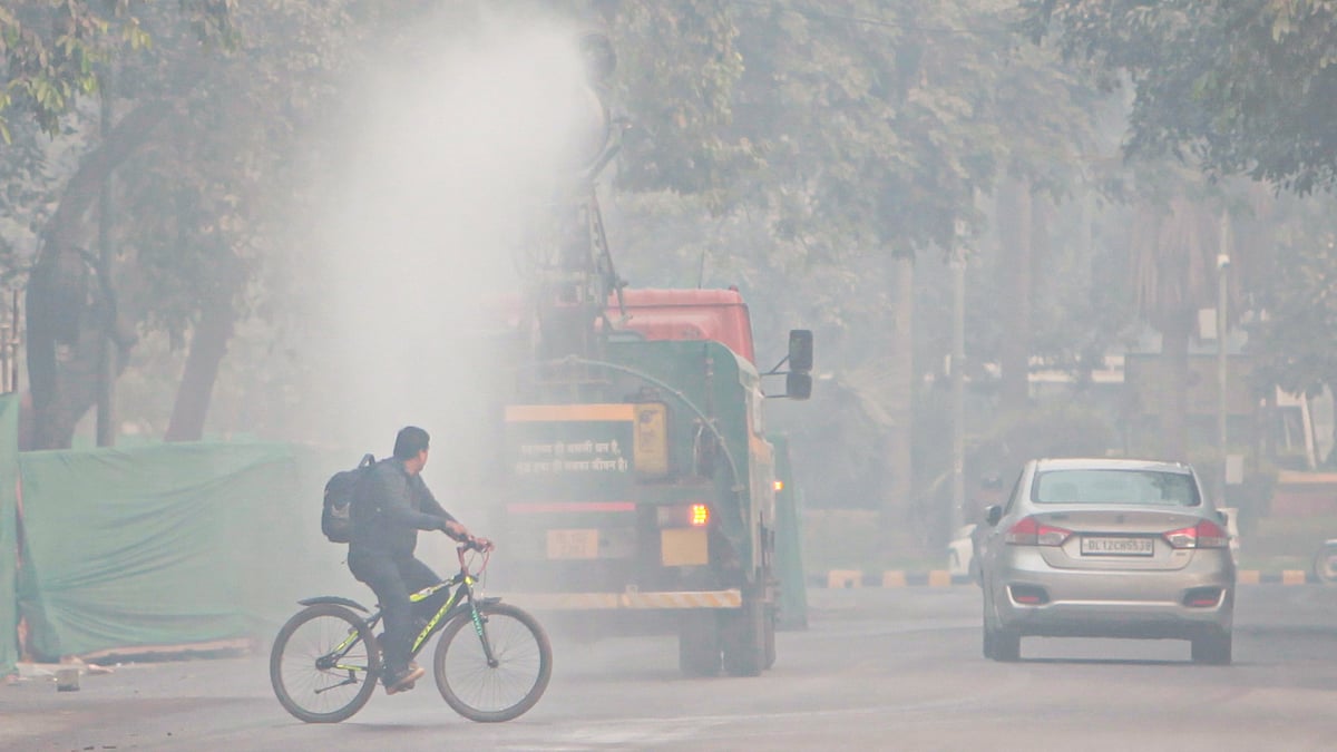 DMK MP urges govt to rethink holding winter session amid peak smog