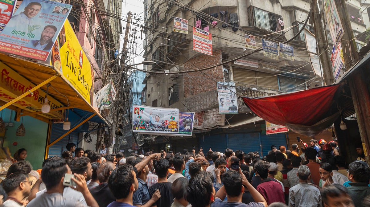 10 killed as 5.7 magnitude quake jolts Bangladesh