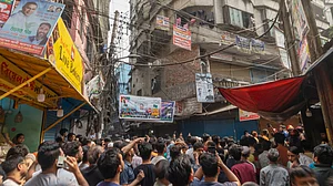 10 killed as 5.7 magnitude quake jolts Bangladesh