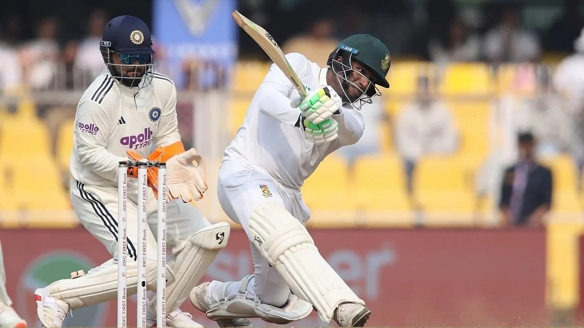 Senuran Muthusamy in action against India on Day 2 of the 2nd Test