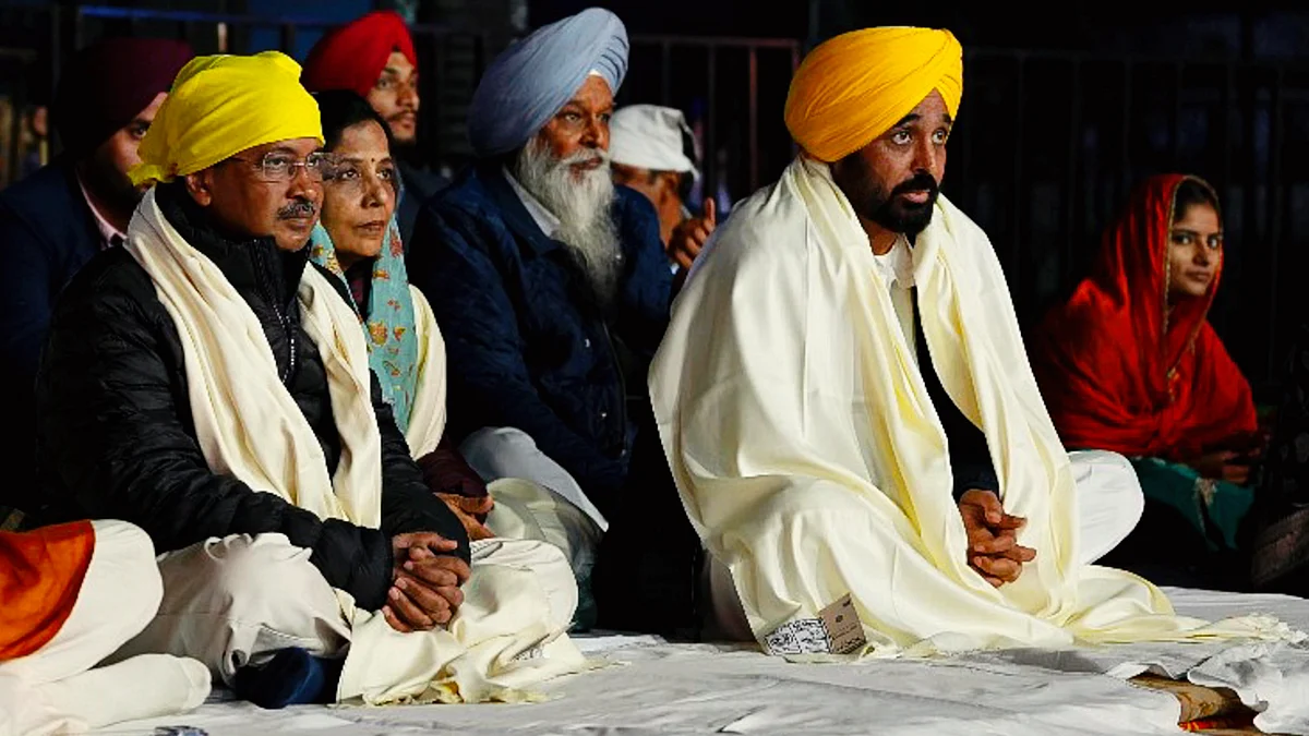 Bhagwant Mann and Arvind Kejriwal at an event to mark the 350th martyrdom day of Guru Tegh Bahadur