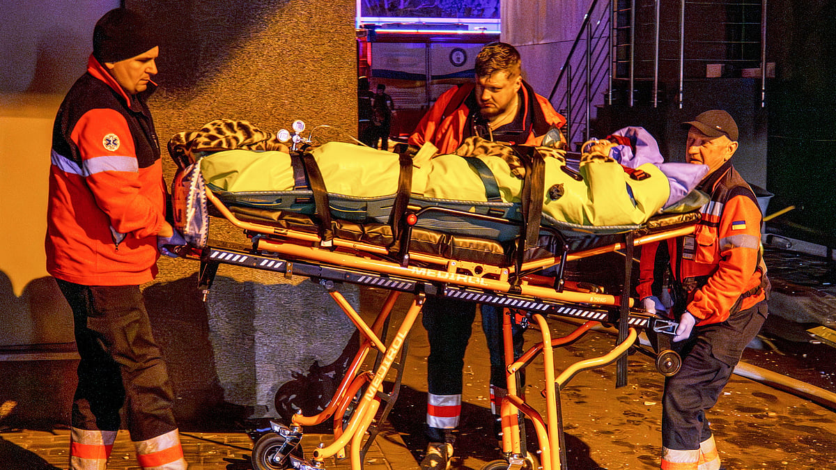 Russia strikes Ukraine's capital despite US peace push