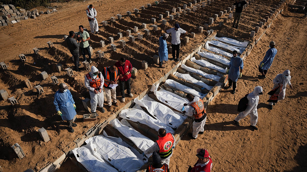 Israel kills four in Gaza as Palestinian fighters recover body of captive