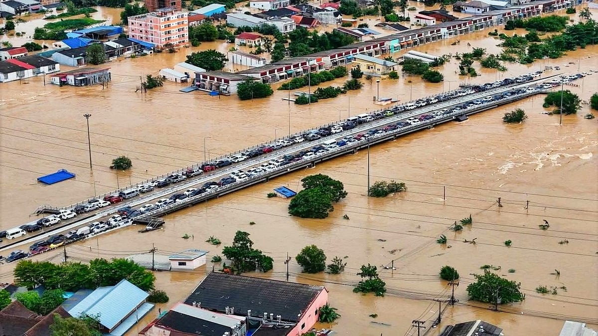 Almost 700 dead across SE Asia as Indonesia, Thailand, Malaysia reel from devastating floods 
