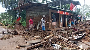Sri Lanka floods: Toll rises to 159 as neighbourhoods vanish under mud
