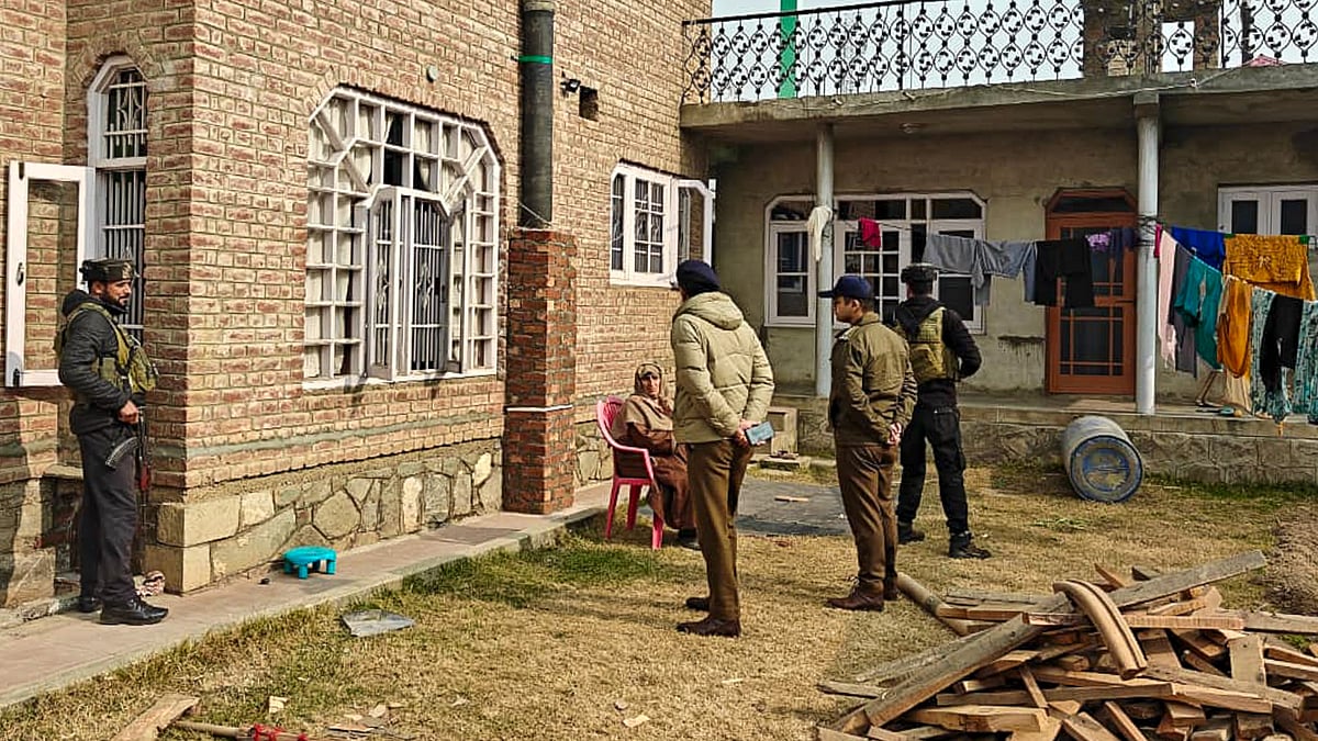 NIA raids 10 locations in Kashmir in Delhi terror blast case