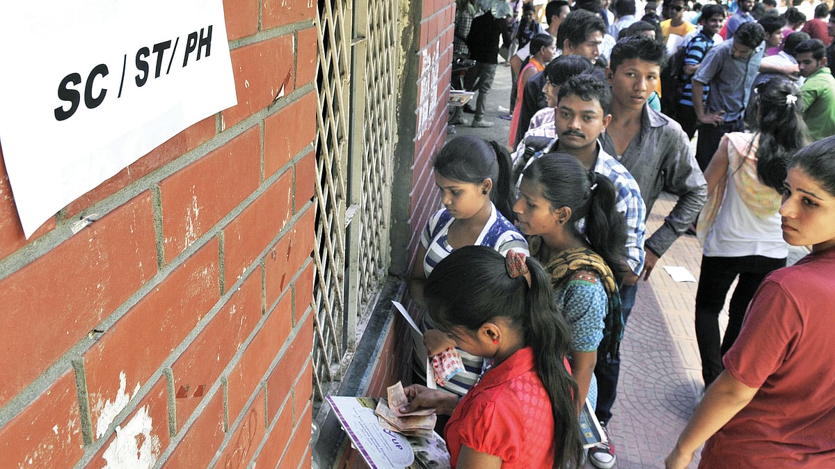 Students seeking admission in Delhi University submit their application forms 