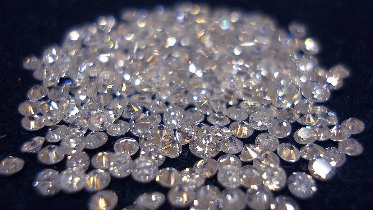Two young Panna miners strike 15.34-carat diamond in dream find

