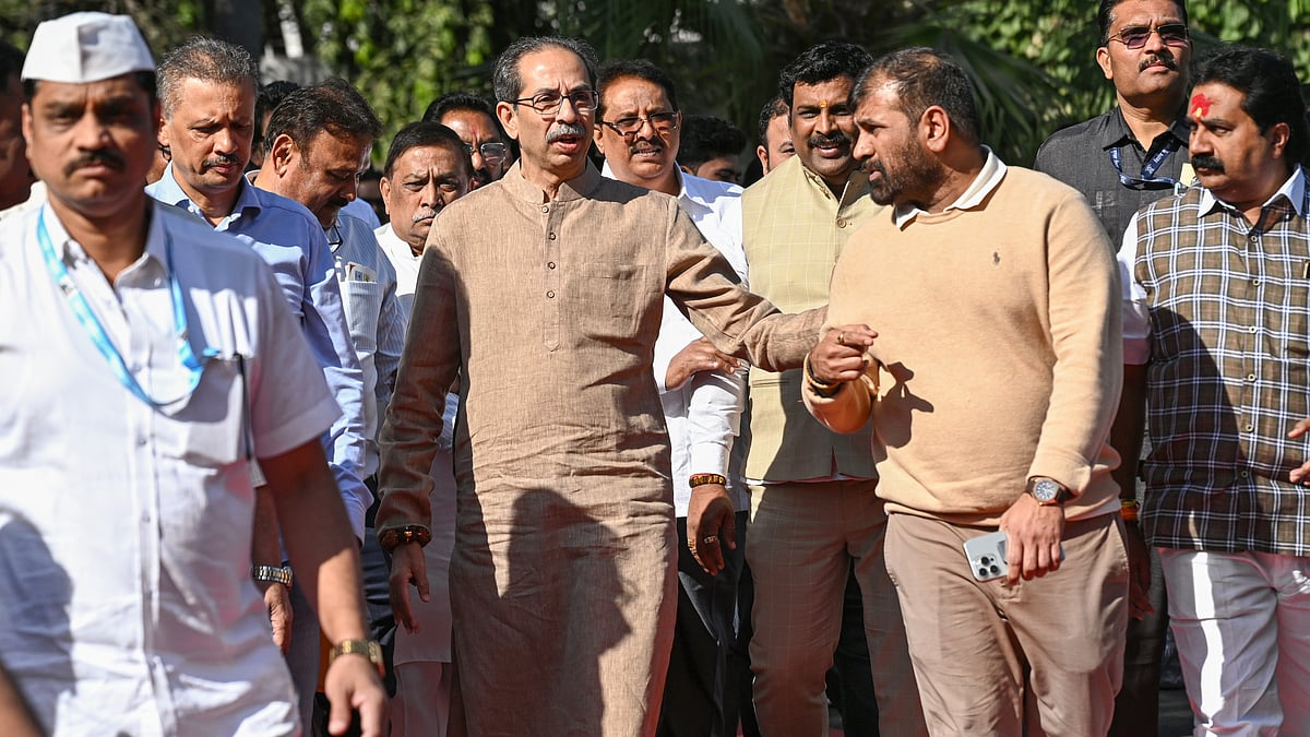 Maha cash-video row: Thackeray says Fadnavis running a ‘shielding portfolio’