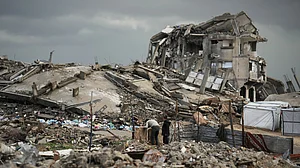 Storm Byron batters Gaza, killing 14 Palestinians including children