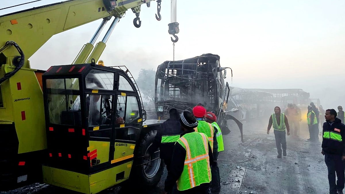 Mathura: 4 killed, 25 injured in Yamuna Expressway pile-up; buses catch fire