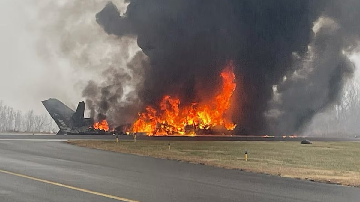 Seven killed in small plane crash at US North Carolina airport