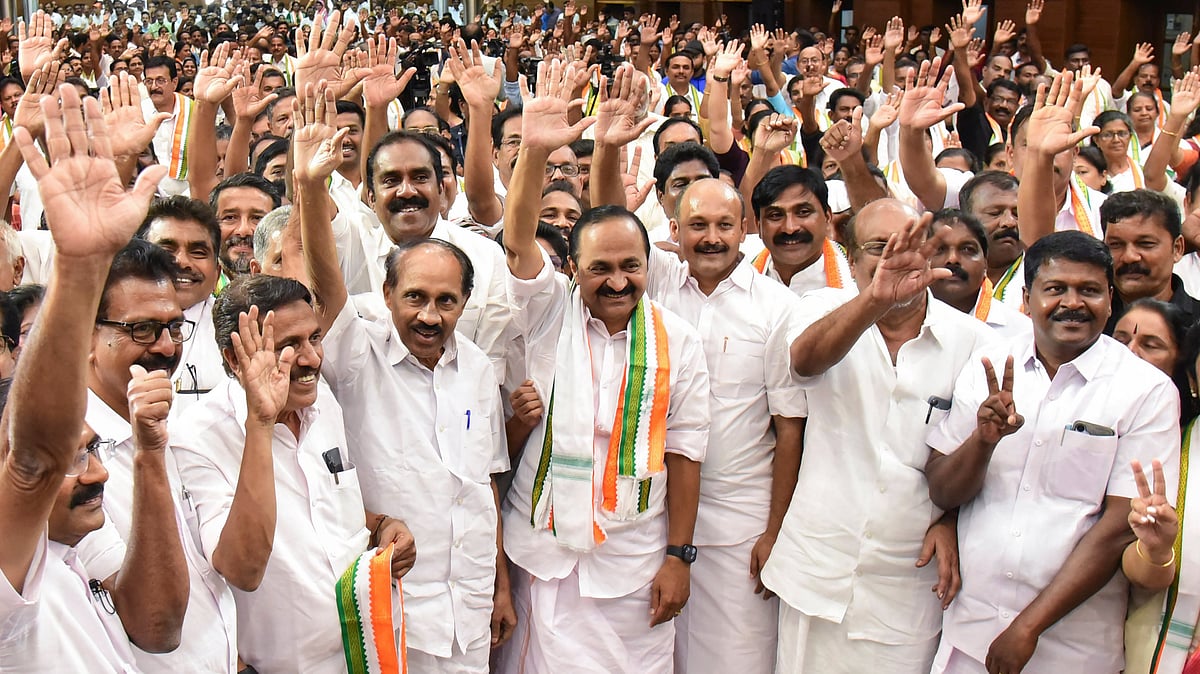 Congress leaders celebrate the party's success in the Kerala local body elections (Photo: PTI)
