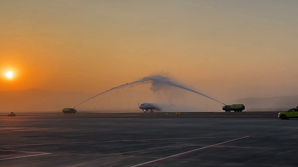 First flight lands at Navi Mumbai international airport 