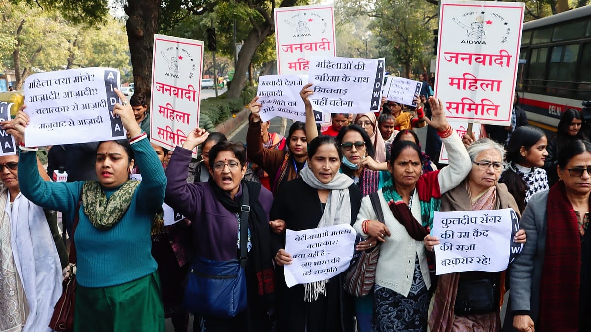 Protest outside Delhi High Court over bail to Unnao rape convict Kuldeep Sengar