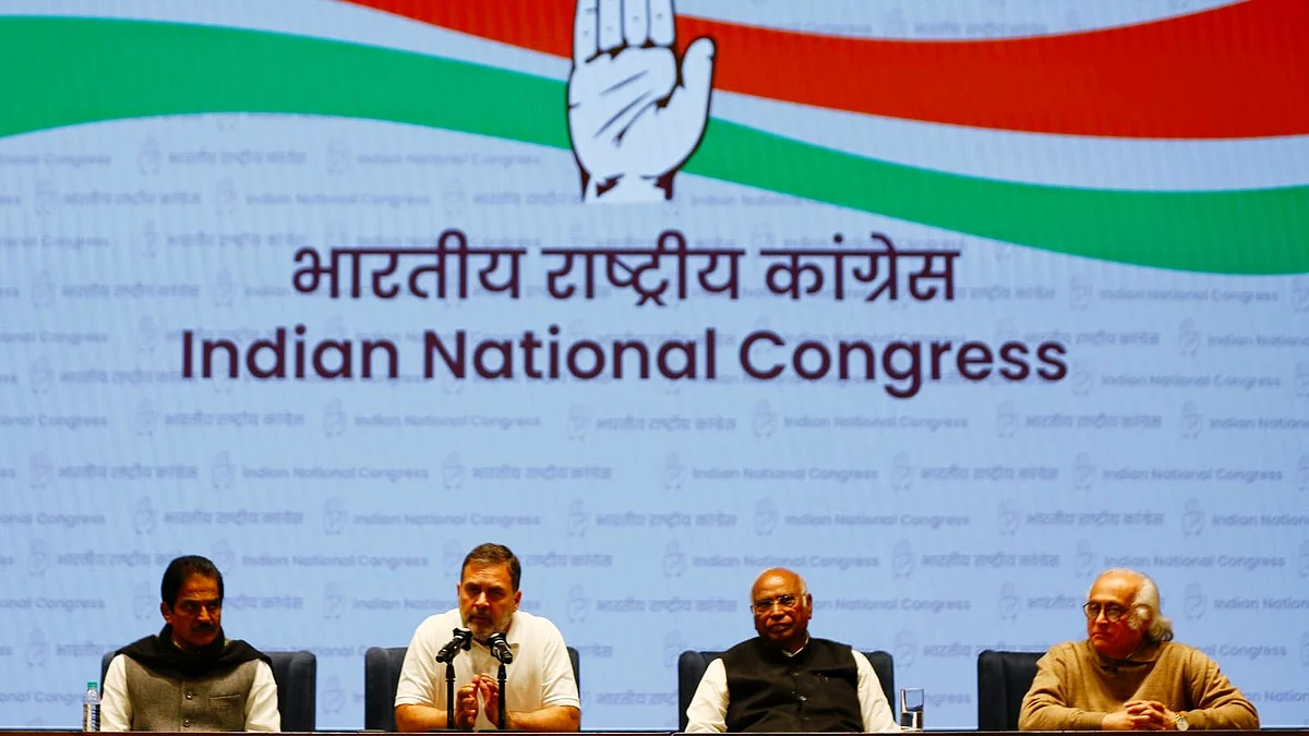 L-R: K.C. Venugopal, Rahul Gandhi, Mallikarjun Kharge, Jairam Ramesh at the press meet