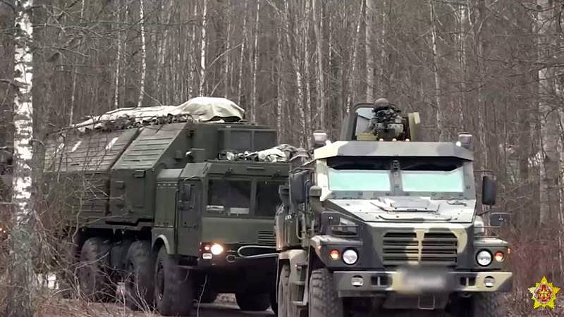 Russia deploys nuclear-capable Oreshnik hypersonic missiles in Belarus, signals wider European reach