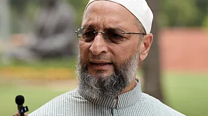 Owaisi calls to vote out BJP, allies over Waqf board in Maharashtra polls