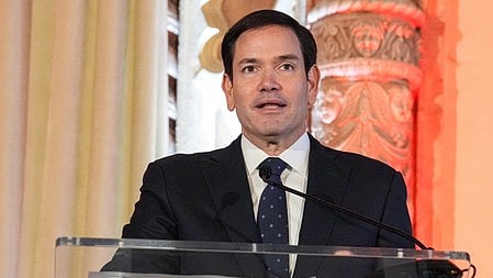 US seeks to buy Greenland, insists Rubio, amid military option concerns