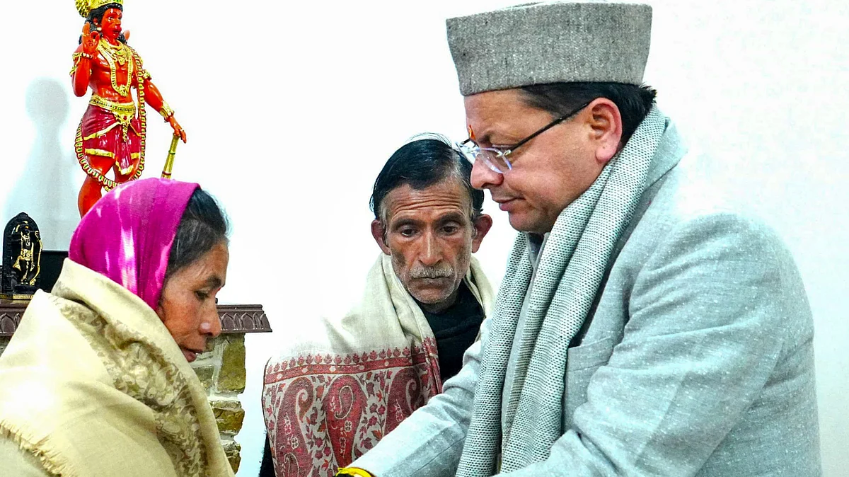 CM Pushkar Singh Dhami with Ankita's parents Virendra Singh Bhandari and Soni Devi in Dehradun, 7 Jan