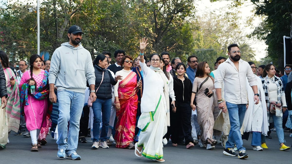 Mamata Banerjee leads a march against the ED raids in Kolkata