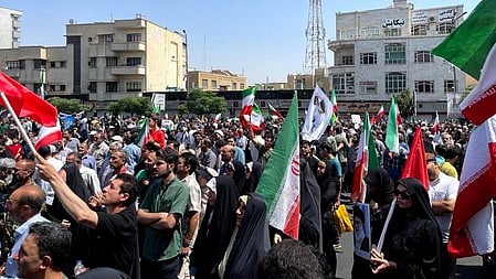 US president warns Iran of ‘very strong action’ if protesters are hanged