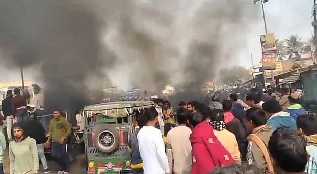 Protests in Murshidabad over attacks on migrant workers disrupt national highway