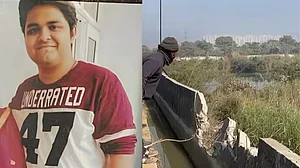 Software engineer drowns after SUV plunges into flooded pit in Noida