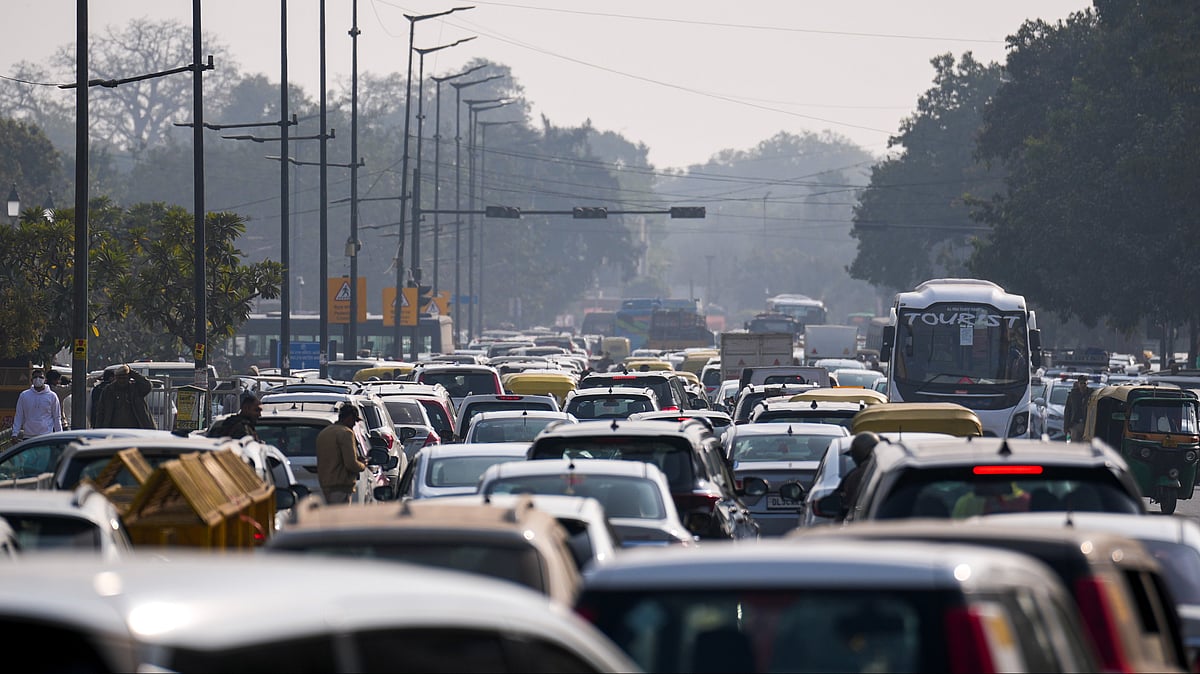 Delhi continues to battle ‘very poor’ air quality as AQI stands at 377