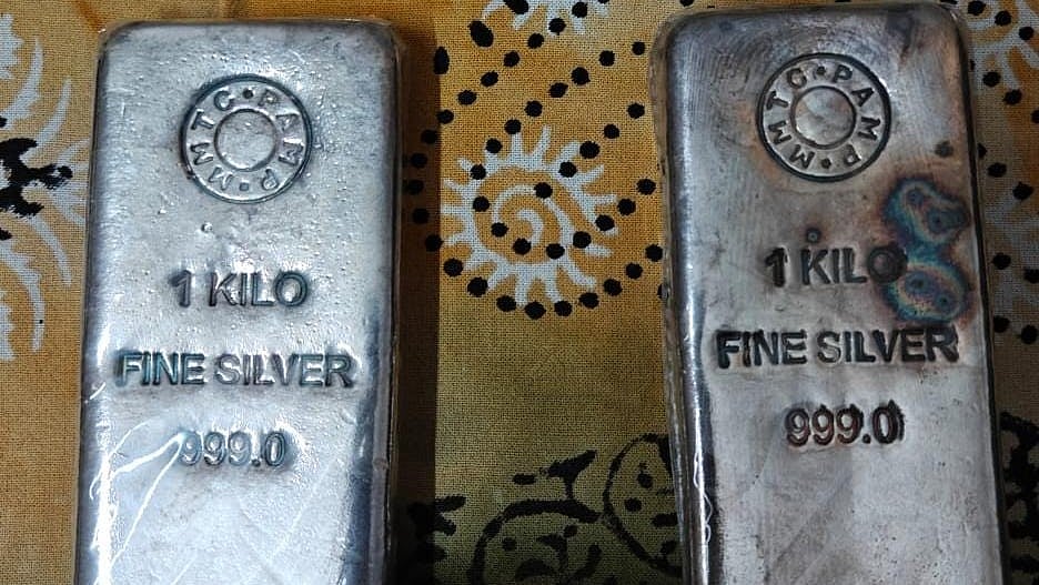 Silver rally accelerates as budget duty hike fears push prices to record highs
