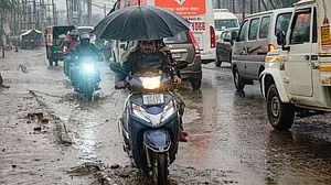 Night temps drop sharply after rain in Delhi, slight improvement in air quality
