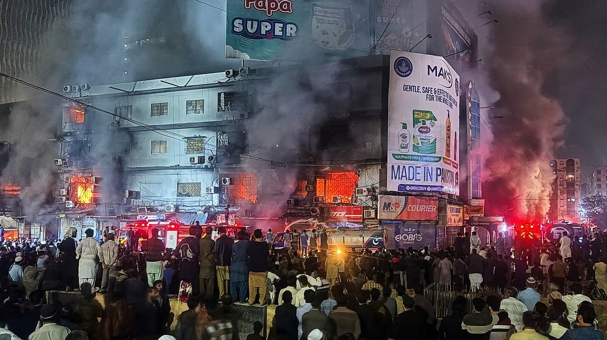 Karachi Gul Plaza fire death toll rises to at least 71