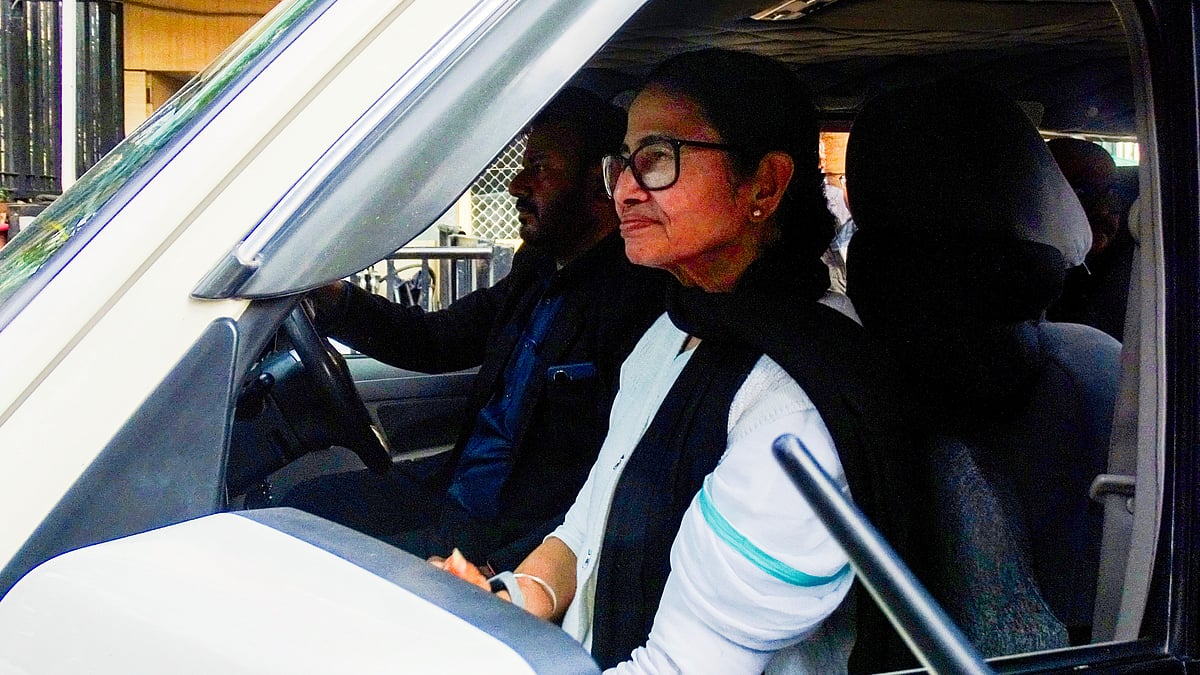 Mamata Banerjee leaves the Supreme Court premises, 4 Feb